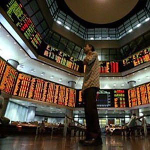收评：沪指跌1.26%失守4000点，全市场超4700股收绿，银行板块逆势护盘